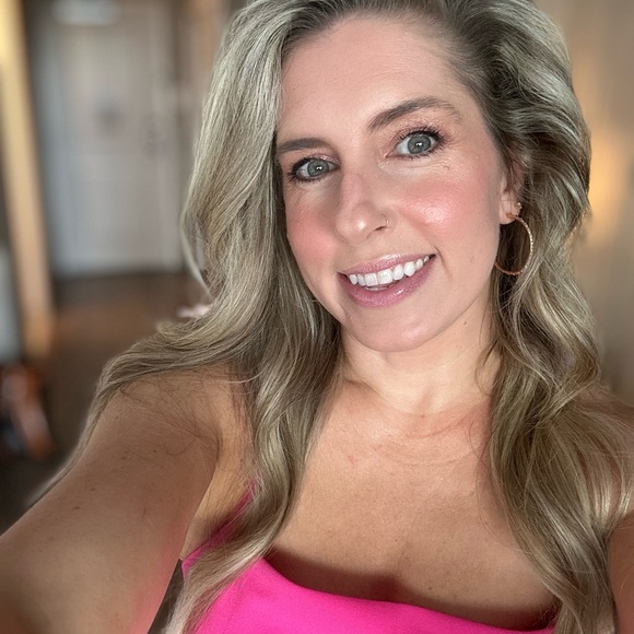 Meet your Posher, Christina - Picture 4 of 4